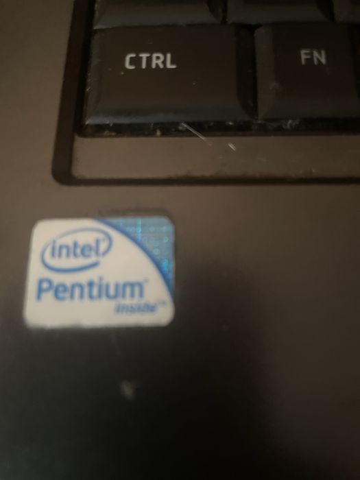 Laptop Toshiba Satellite (Pentium, 4GB RAM) - Ideal Proiecte/Piese