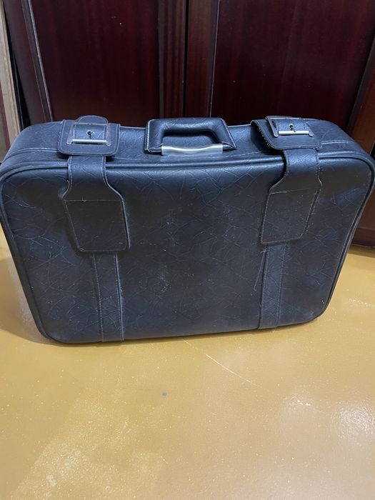 Продам советские чемоданы