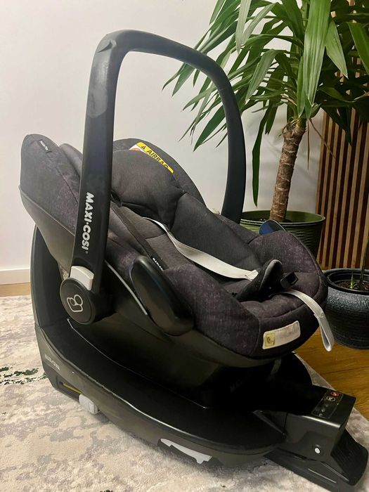 Scaun auto isofix Maxi cosi + baza