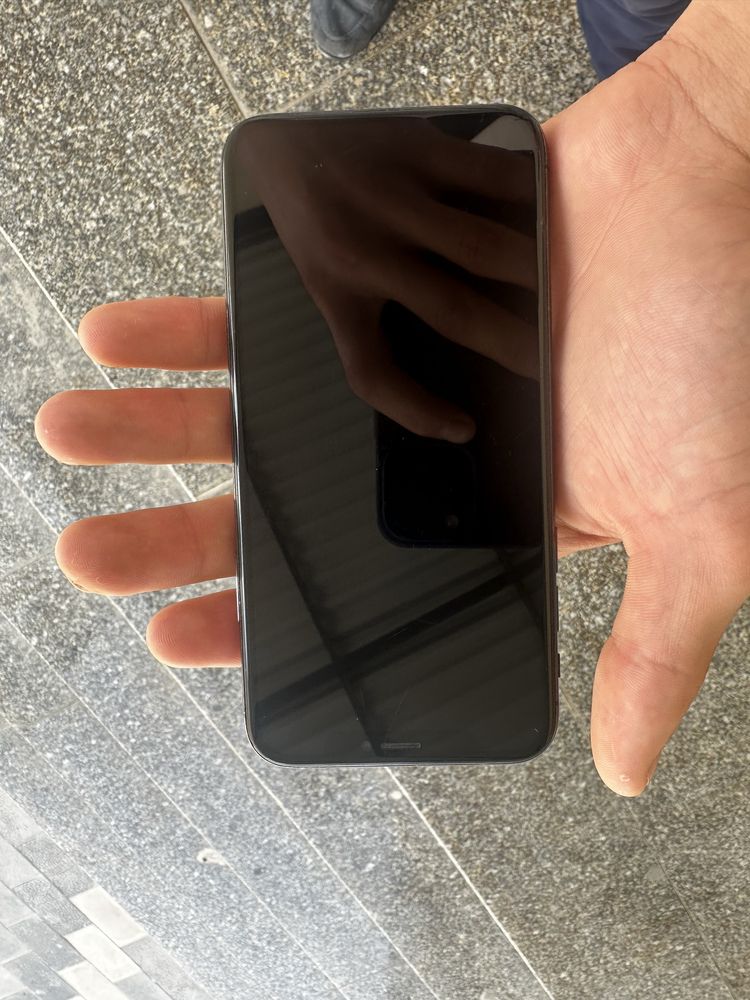 Iphone Xs  sotiladi
