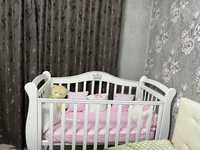 Новая Детская кроватка с матрасом и подушками