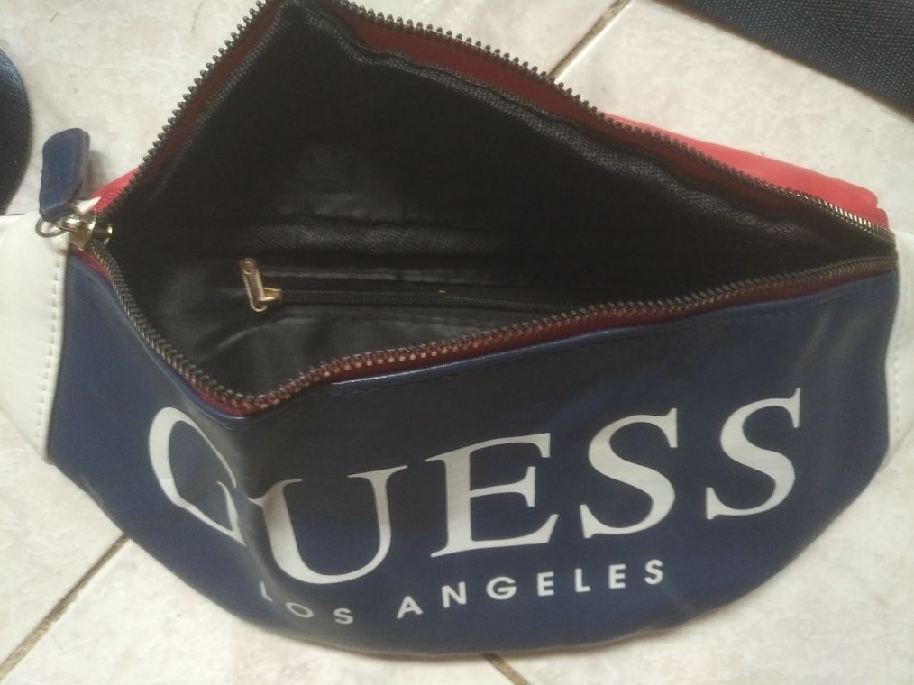 Мъжка чантичка GUESS