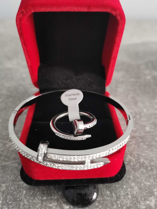 Комплект гривна и пръстен във формата на пирон