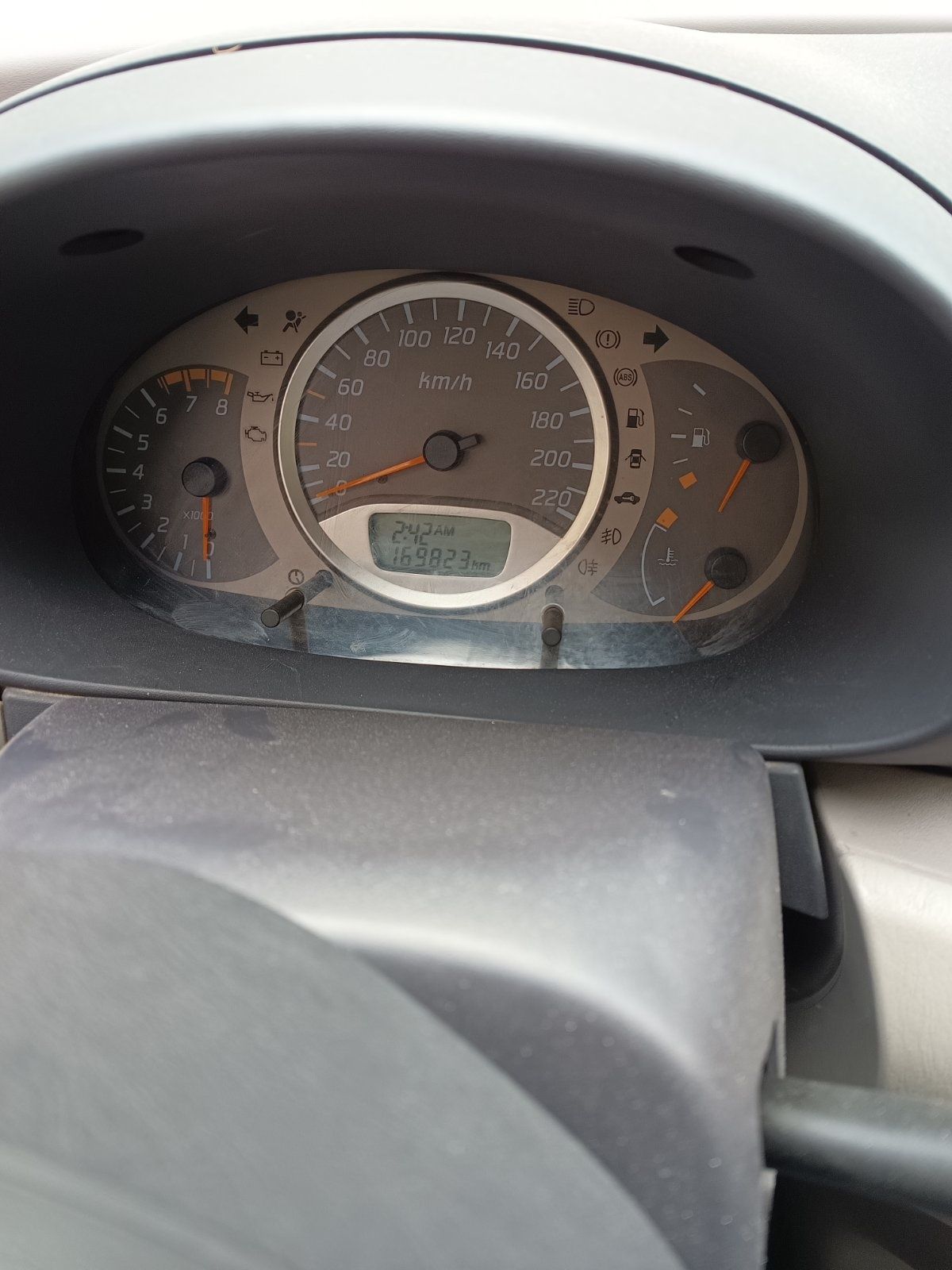 Nissan Almera Tino