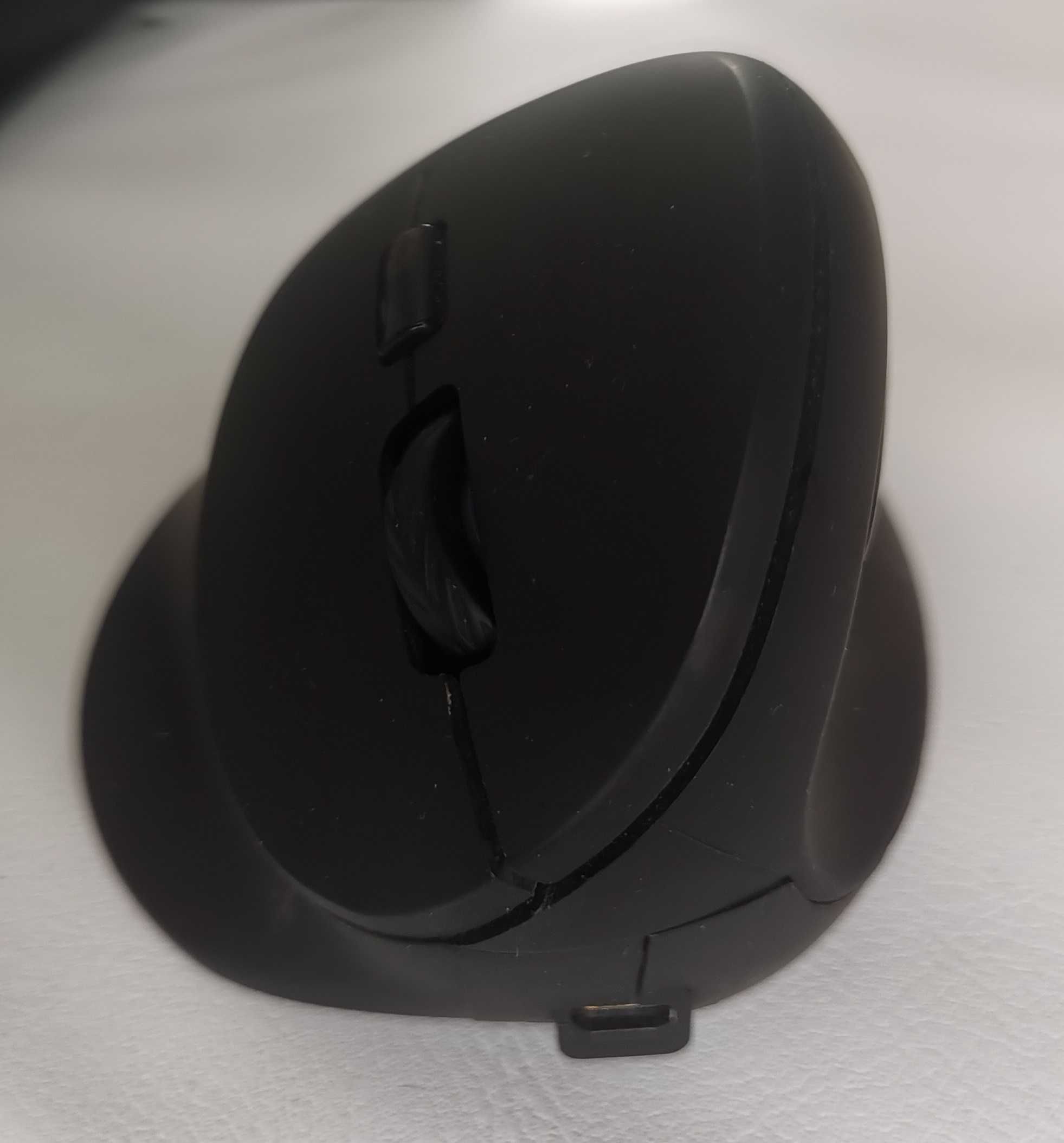 AUTLEY Vertical Ergonomic Rechargeable Wireless Mouse