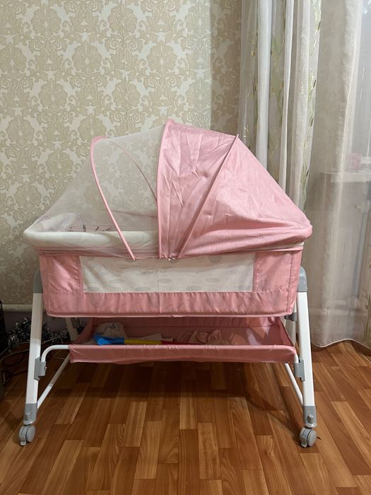 Продам детскую современную кроватку