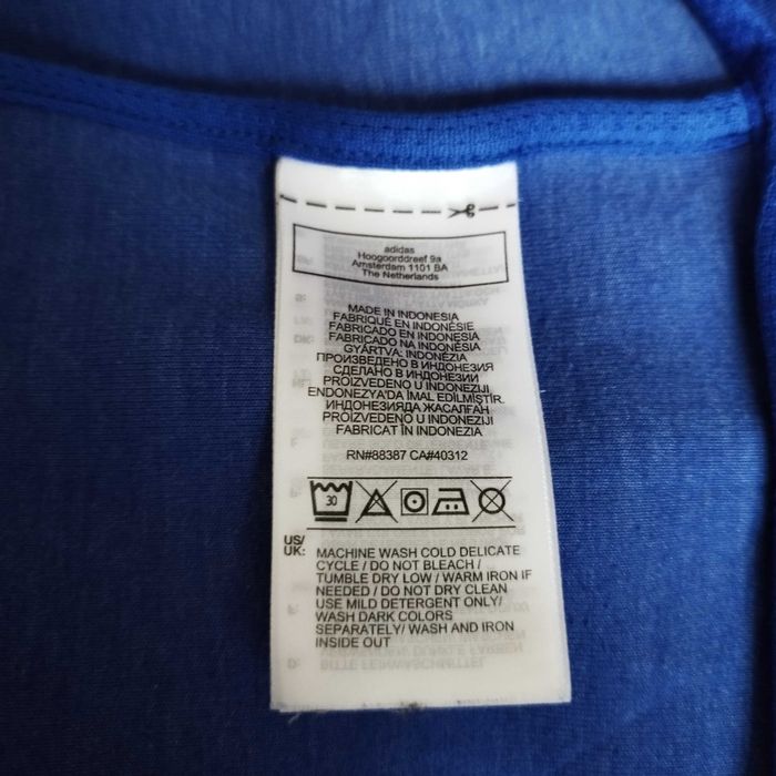 100% Оригинално зимно ватирано мъжко спортно горнище с качулка ADIDAS!