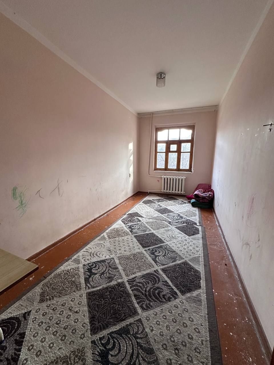 Срочно продаётся квартира  Феруза ЭКО базар2/3/4 балкон 1*5×3 49500