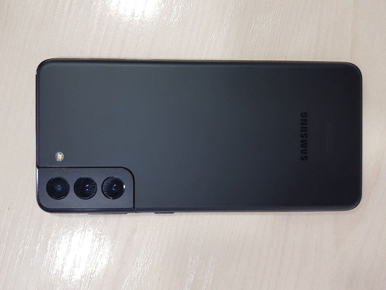 Samsung s21+5g holati yangi euro variant