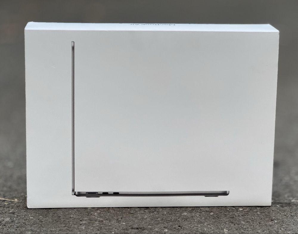 НОВ!!! Лаптоп Apple MacBook Air 13”, Apple M3, 8GB RAM, 512GB,Space Gr