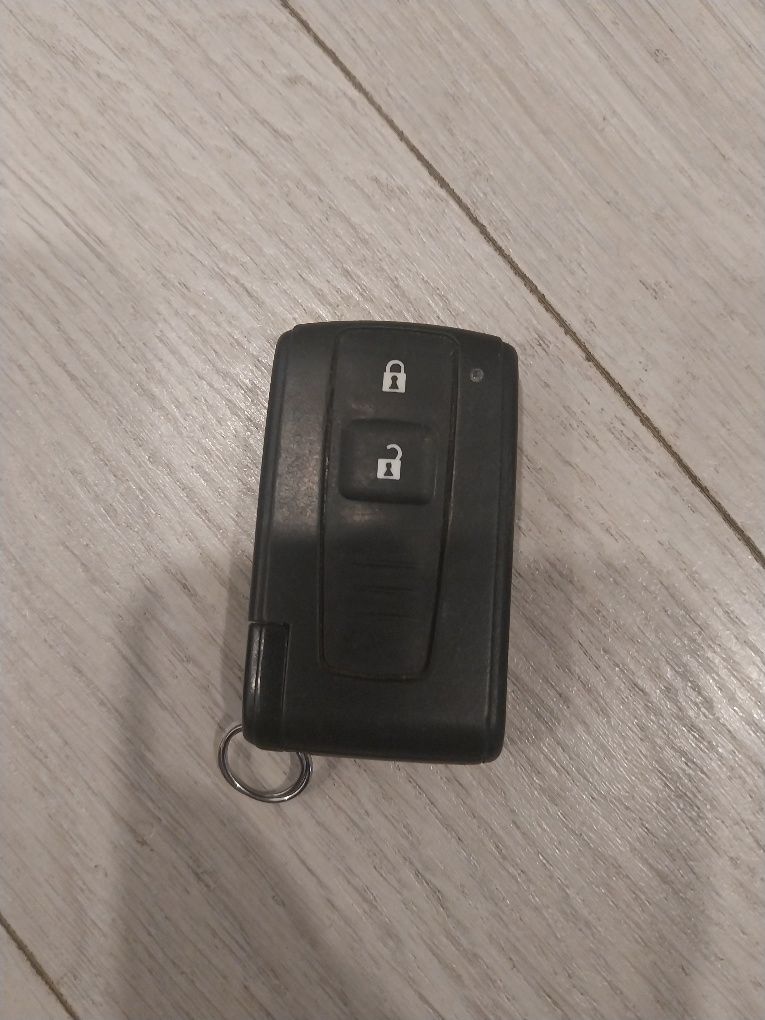 Оригинални ключове за Bmw Mercedes Vw Audi Toyota Nissan Mazda Renault
