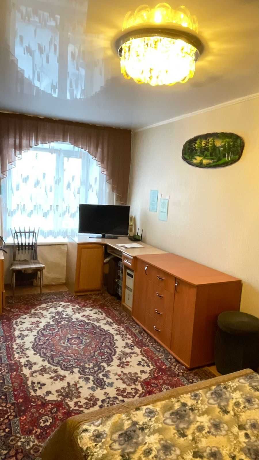 продам 2 ком в центре (Кафе мороженое)