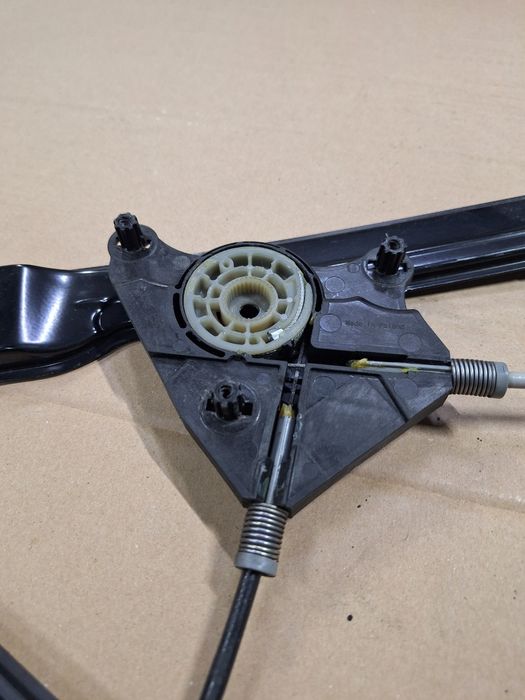 Macara Geam stanga fata VOLKSWAGEN CADDY IV Estate SAB, SAJ 2015 - >2.