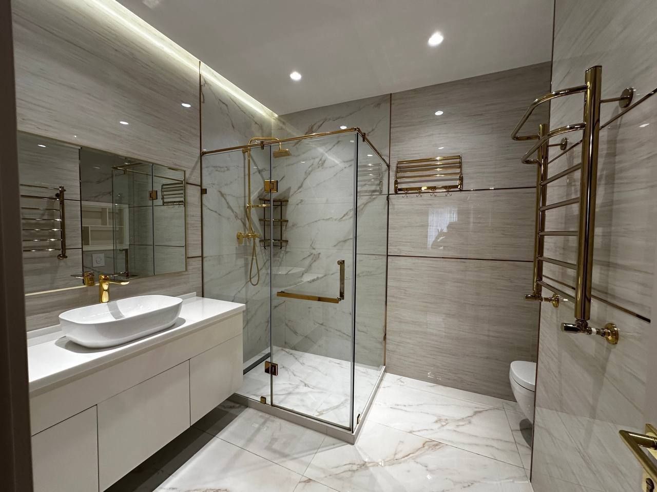 Продаётся 4 комнатная квартира, Gardens Residence , Ташкент сити
Ташке