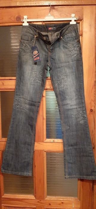 Продам новые джинсы