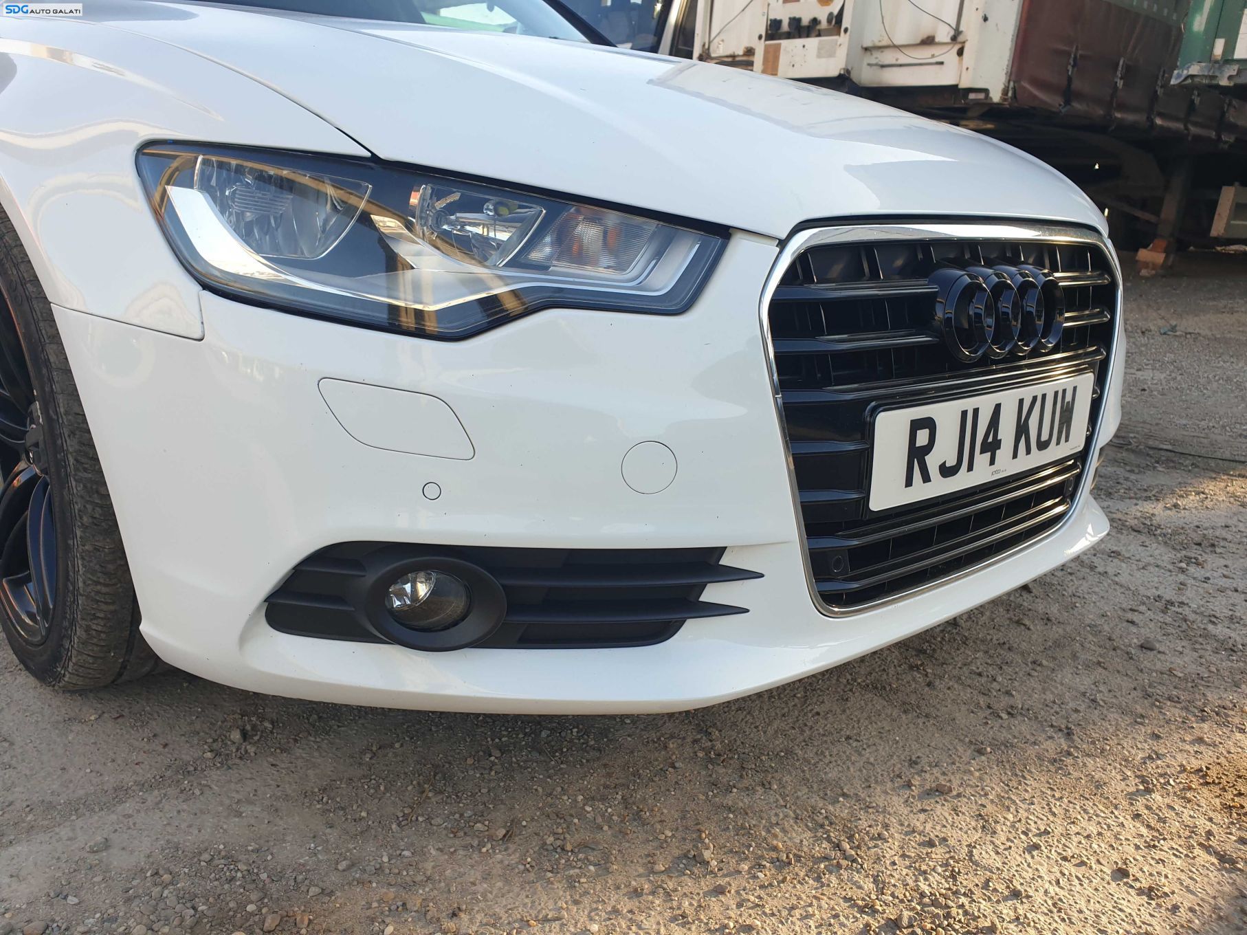 Bara Spoiler Fata cu Grila cu Emblema Locas Senzori de Parcare si Spalatoare de Faruri Audi A6 C7 NFL Non Facelift 2011 - 2014 Culoare LY9C [K0782] [K0783] [Depozit]