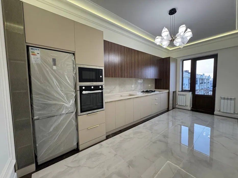 3-комнатная, 104 м², евро, 10/10 этаж, Arjun, Чехова`