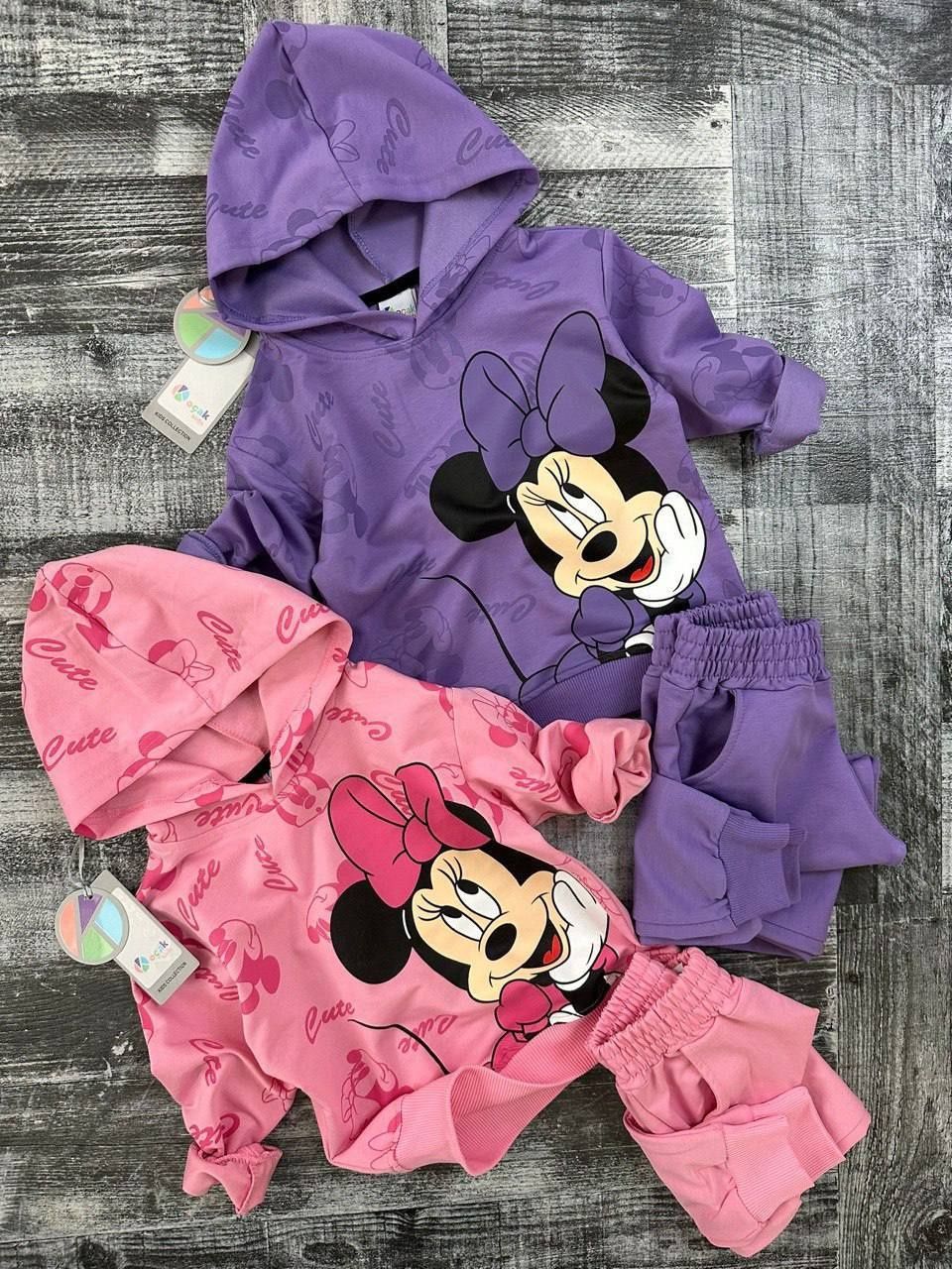 Compleuri fetite Minnie