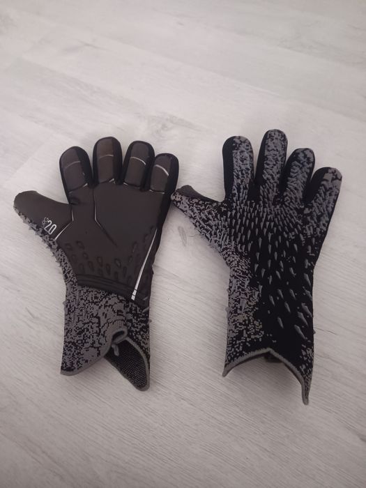 Vând mănuși de portar