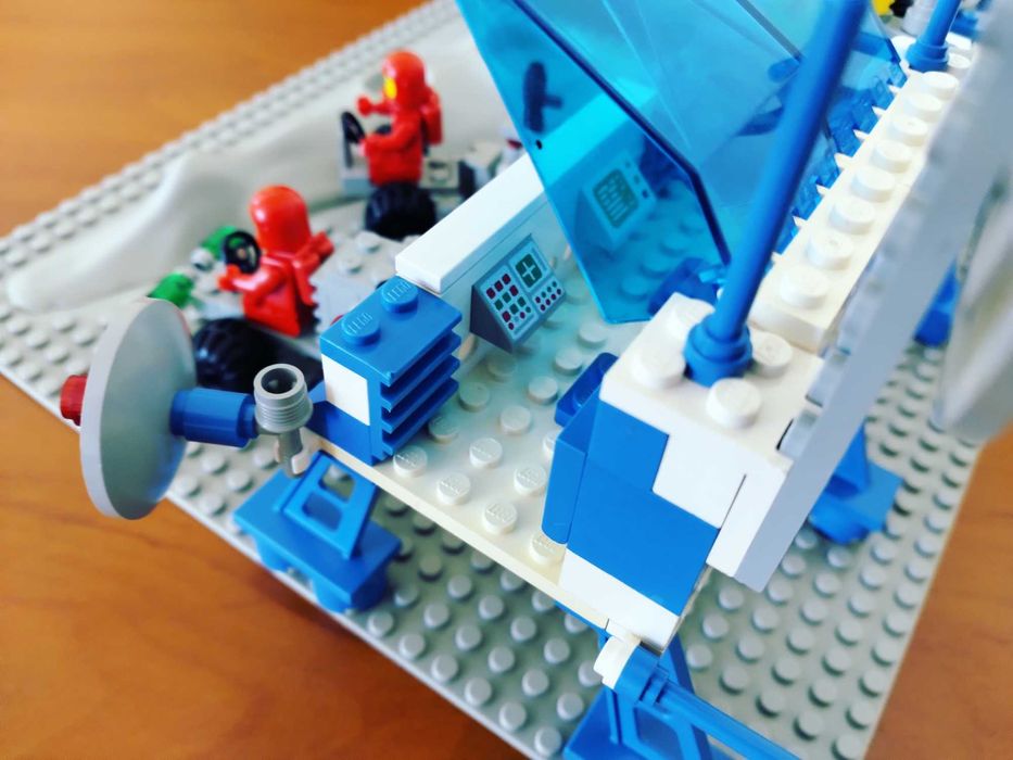 Lego Classic Space 6930 Space Supply Station