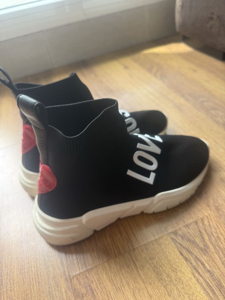 Спортни обувки Moschino love