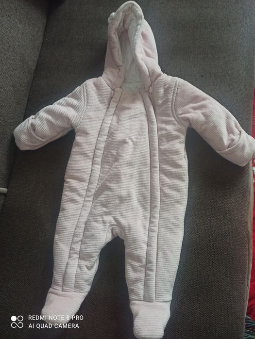 Vând lot haine bebe  0-3 luni fetiță