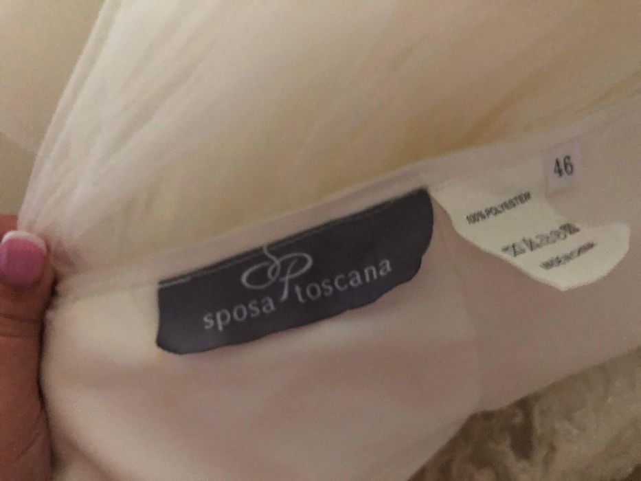 Vand rochie de mireasa!