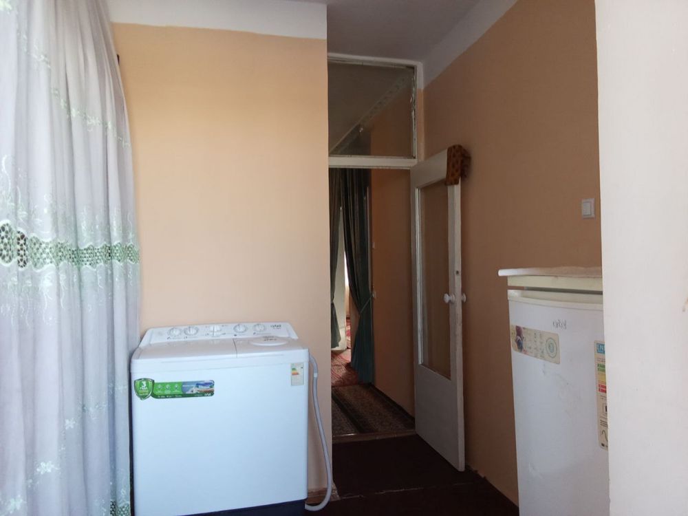 Dom sotiladi 4xonali maktab bogcha yonida xamma sharoit bor