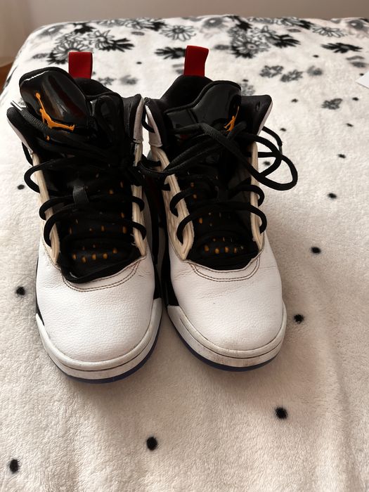 Adidasi jordan marimea 39