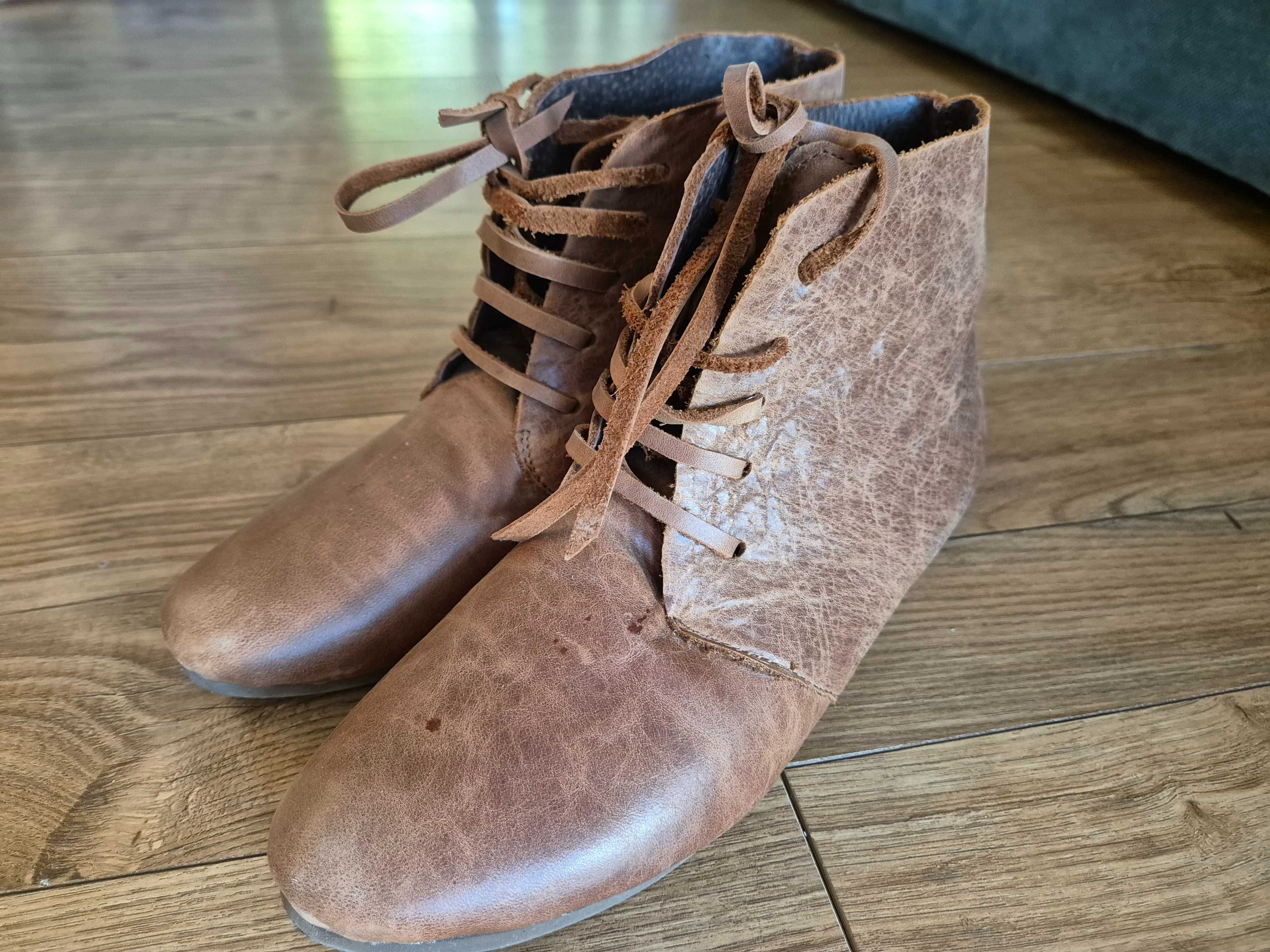 Pantofi / ghete "vintage" marime 39-40