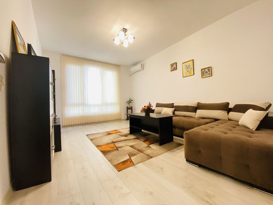 Продава се Четиристаен апартамент в Пловдив, Каменица 1 - 110 кв.м за 1576 €/кв.м - Снимка #2