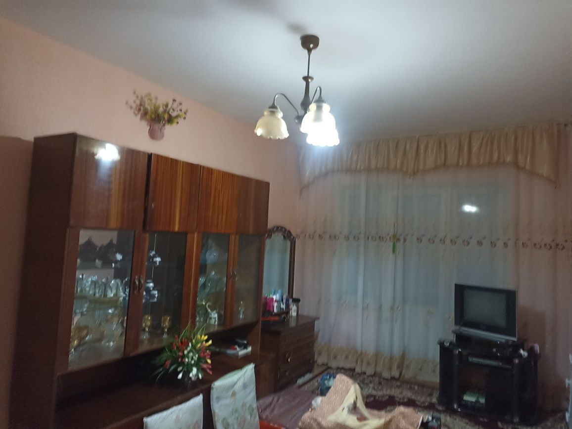 Квартира 2х комнатная продается Чирчик военный городок Аранча  Радом п