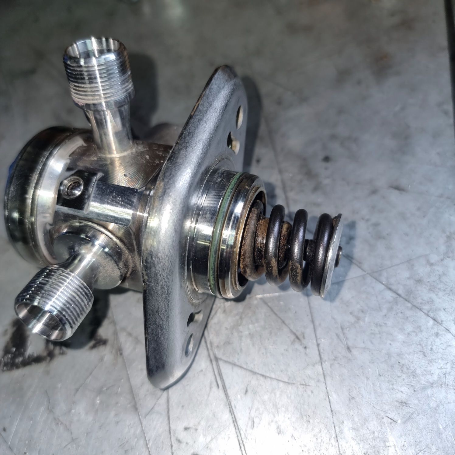 Pompa inalta  presiune injectie benzina renault 1332 cm 116 cp/dacia