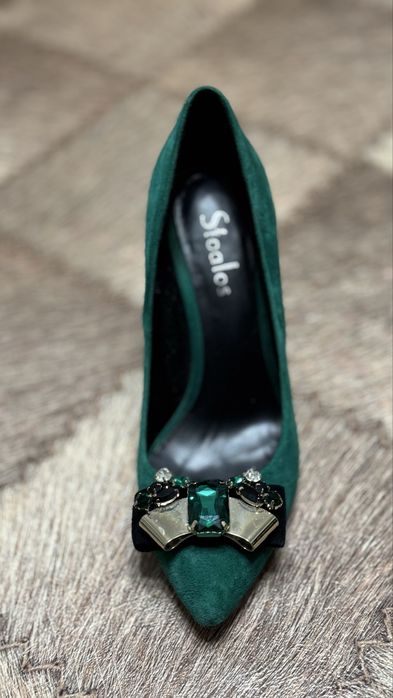 Продается туфли в изумрудном цвете