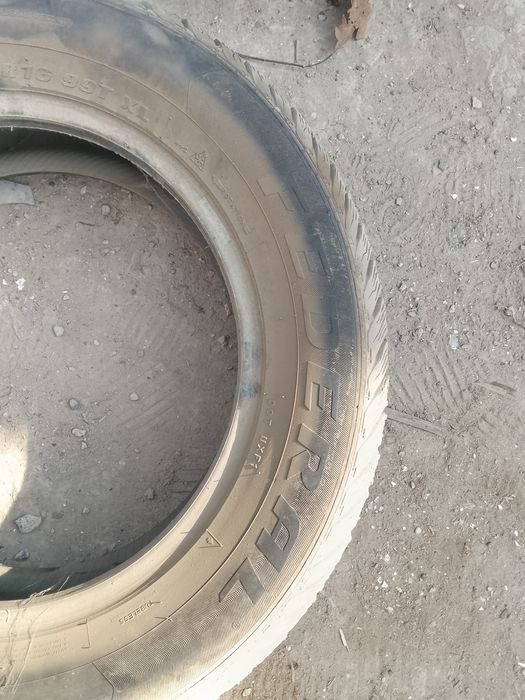 Продам 4 зимних балона два липучка два шипованых