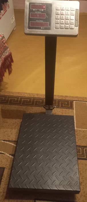 Продам весы напольные электронные