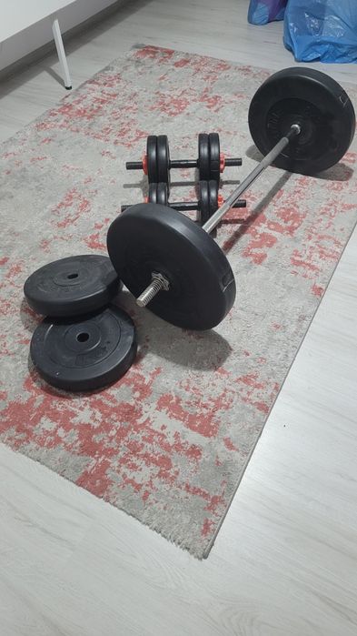 Vând Haltera și Gantere