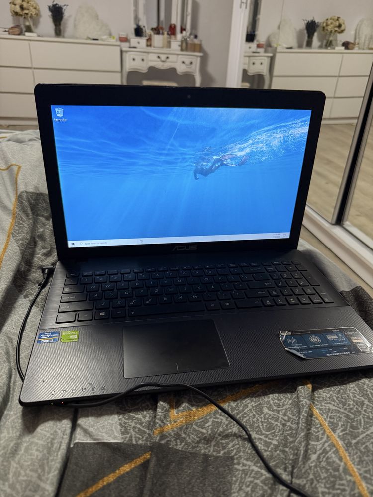 Vand Laptop ASUS