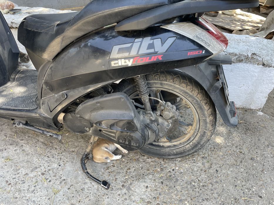 Vand sau schimb Scuter 150i Fara acte !!