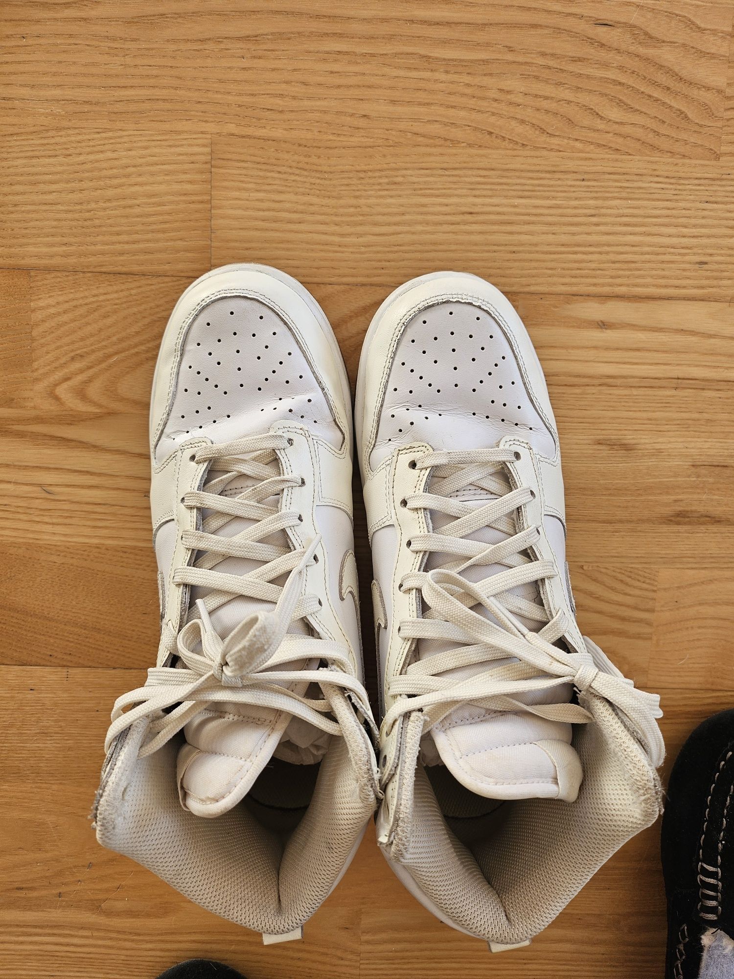 Nike nr 41 marime europeana, 26,5 cm, culoare alb, utilizat dar in st