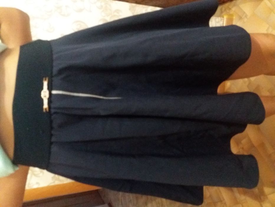 Продам юбки школьные размер 38 и 40 размеры