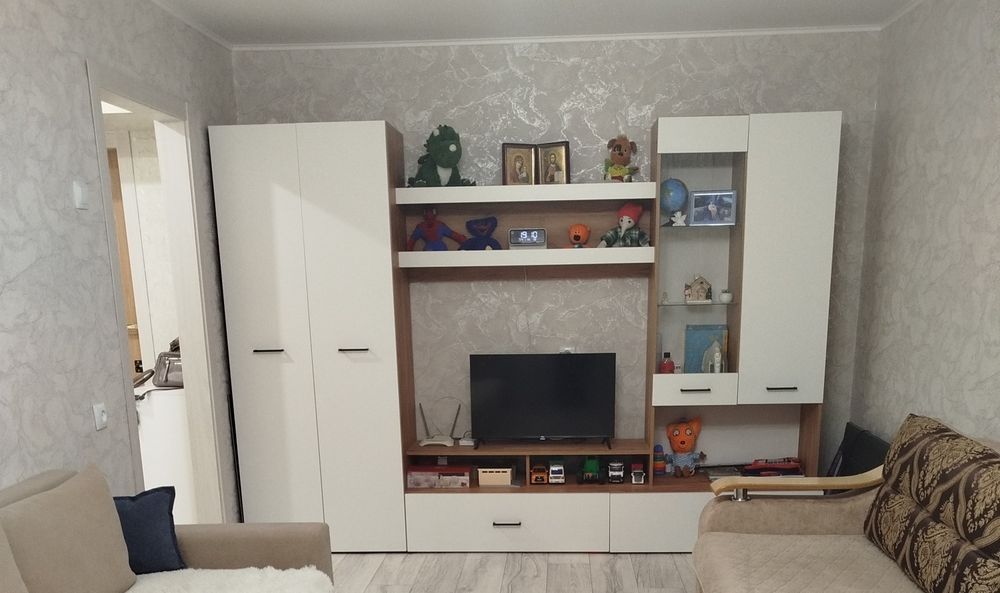 Стенка для зала,новая