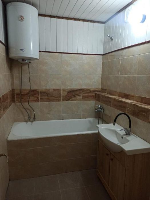 Дава се под наем Тристаен апартамент в Пловдив, Кършияка - 100 кв.м за 475 € - Снимка #8