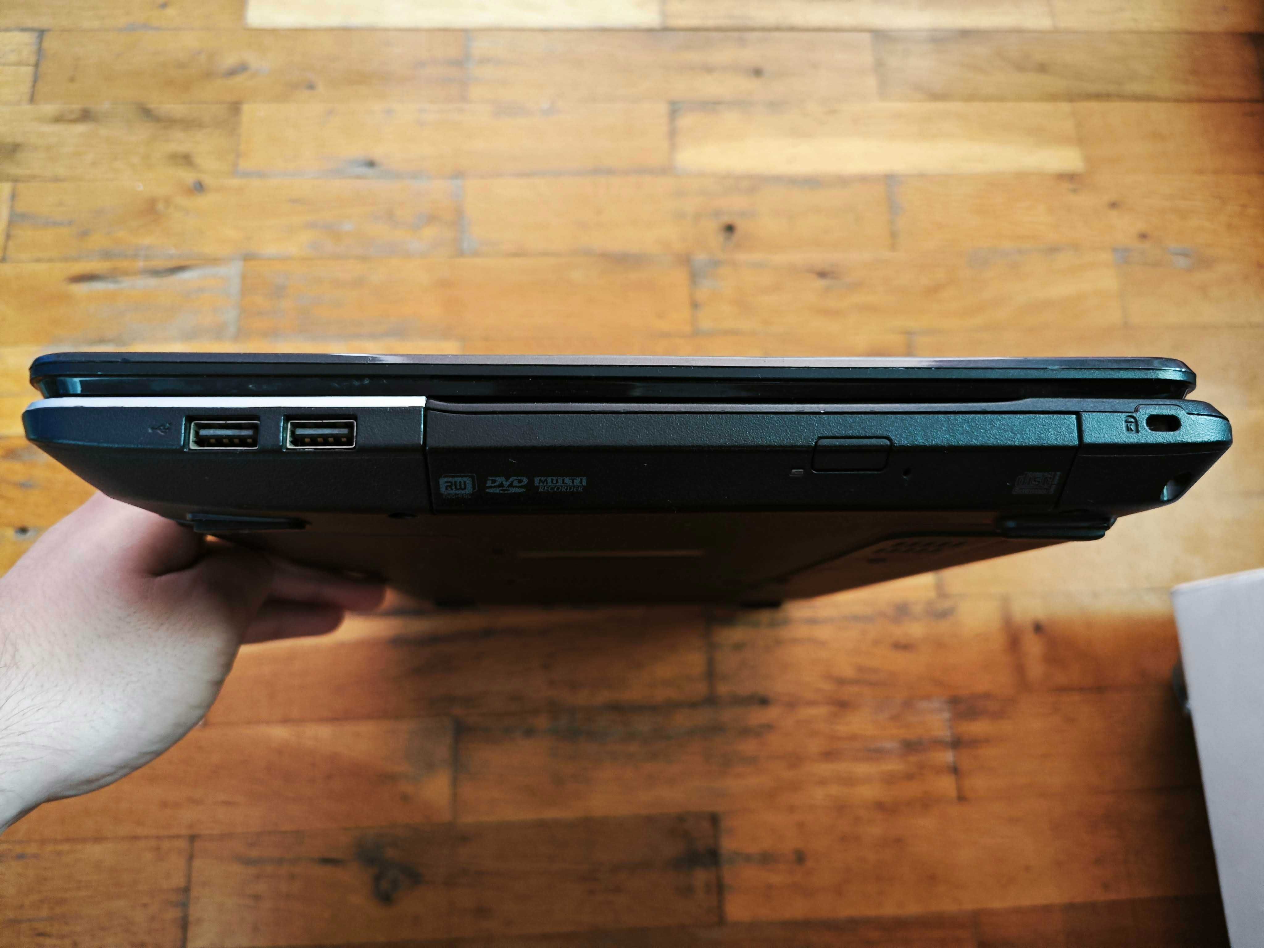 Лаптоп Acer Aspire E1-531 15.6" Intel 6GB RAM