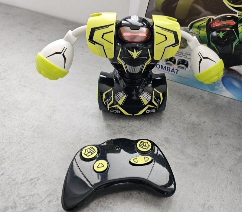 Roboti cu telecomada