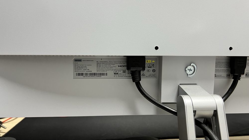 Монитор Lenovo. Диагонал 27”