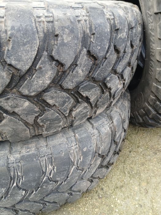 Продавам гуми за джип 225 75 16