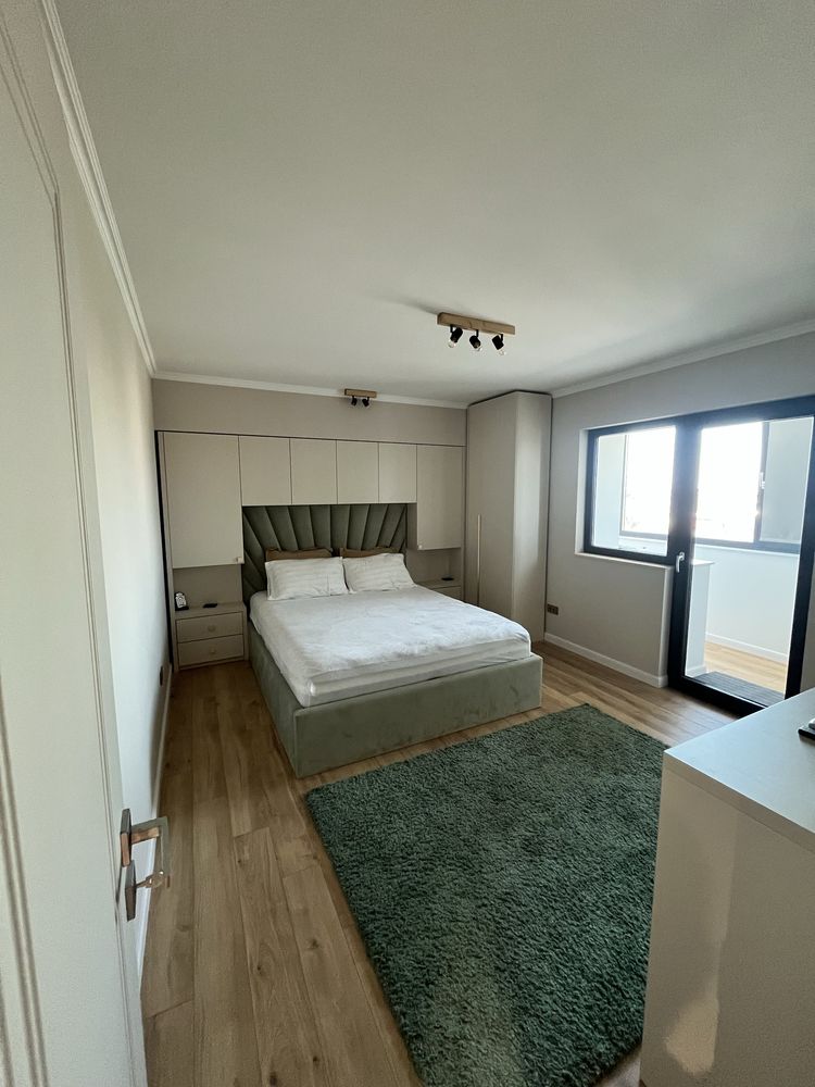 Vand apartament 3 camere