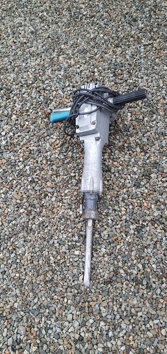 Inchiriez mai compactor/placa compactoare/picamer/vibrator beton
