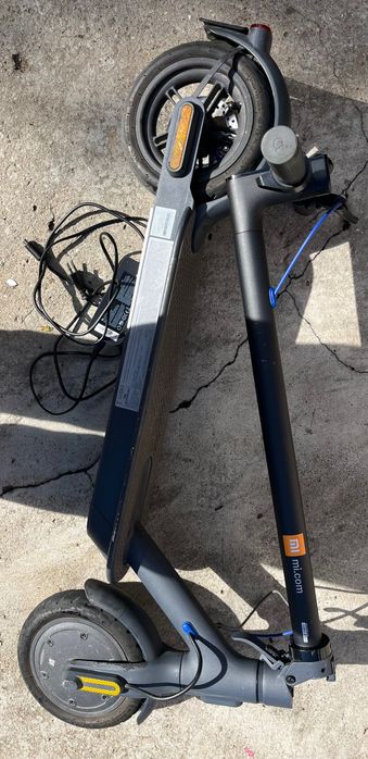 Trotinetă electrică Xiaomi MI Scooter3